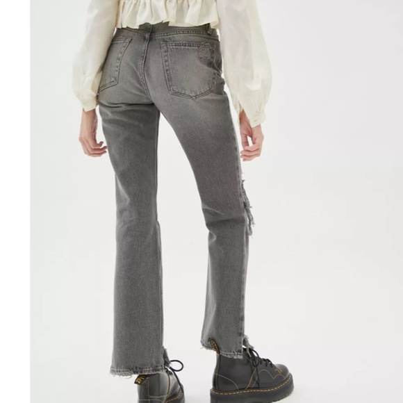 BDG Mid-Rise Bootcut Jean‎ – Destroyed Grey Denim - Picture 3 of 7